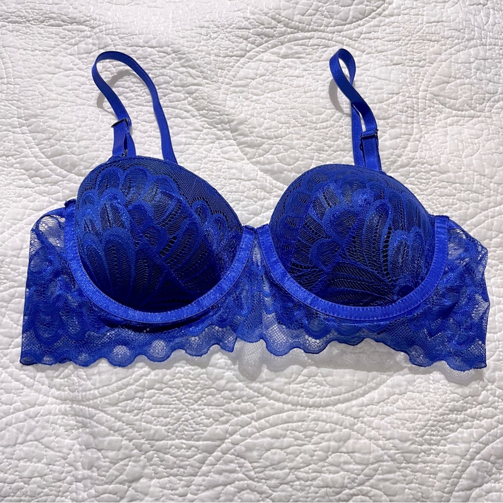 ⬇️$22 Blue‎ lace bra size M